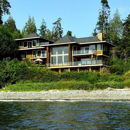 Points West Oceanfront Resort Sooke Bagian luar foto